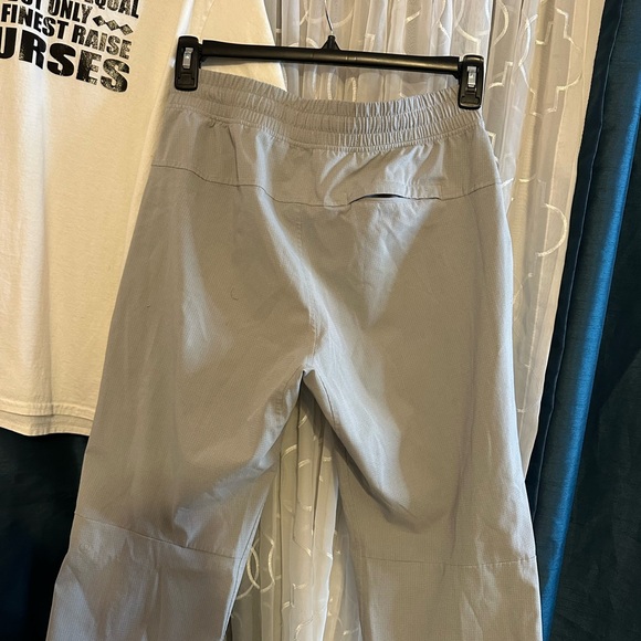 Lululemon Athletica Light Gray Ankle Pants - Picture 2 of 4